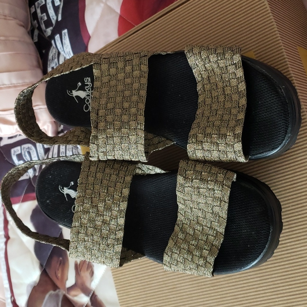 Bronze stretch sandals